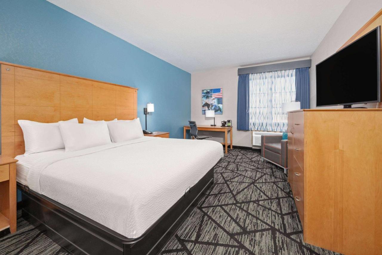 King Room - Non-Smoking at La Quinta Inn & Suites by Wyndham Alvarado