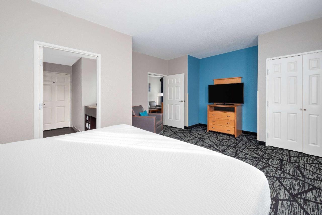 Deluxe Executive King Suite - Non-Smoking at La Quinta Inn & Suites by Wyndham Alvarado