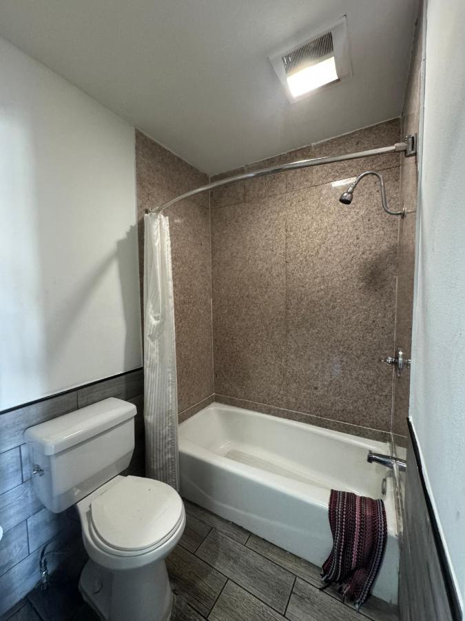  | Hiland Motel