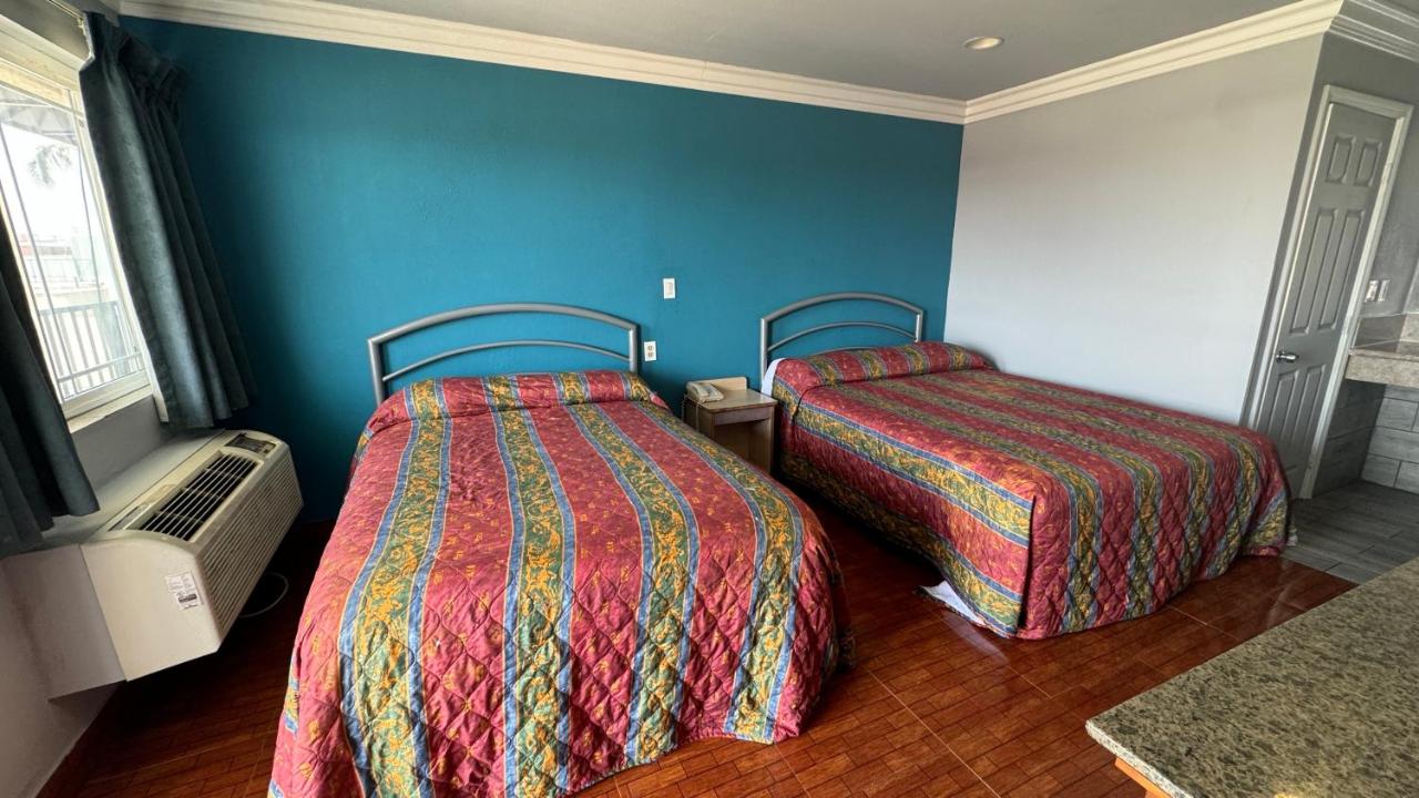 | Hiland Motel