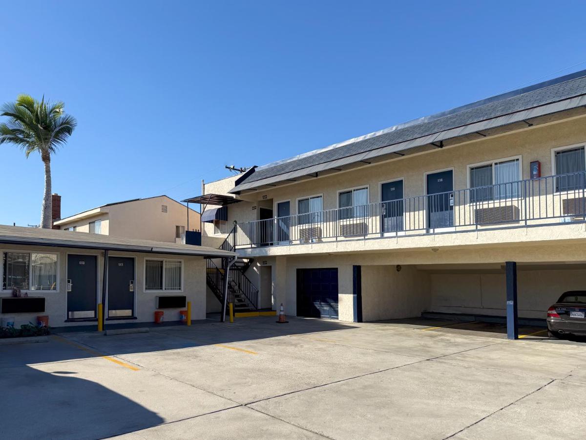  | Hiland Motel