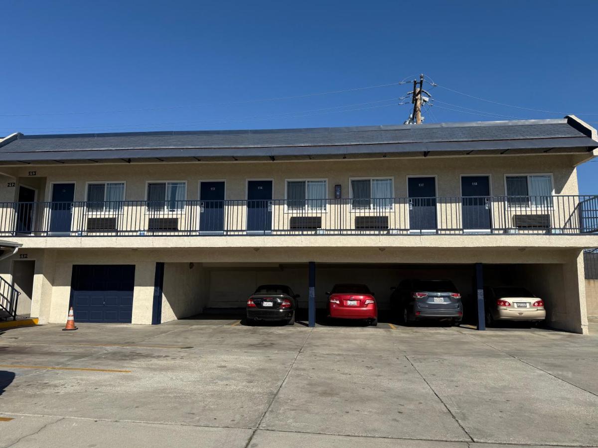  | Hiland Motel
