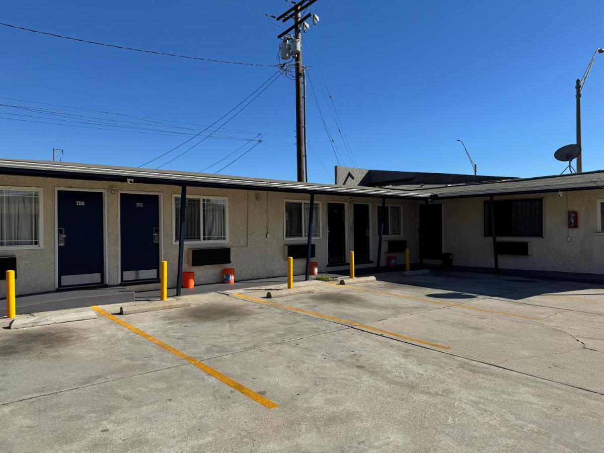  | Hiland Motel