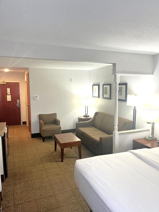 Queen Suite with Two Queen Beds - Non-Smoking at Comfort Inn & Suites Jackson