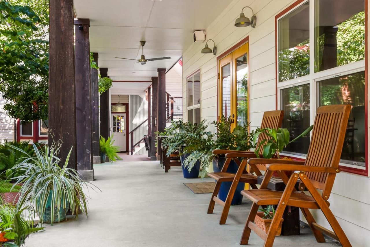 | Brava House B&B