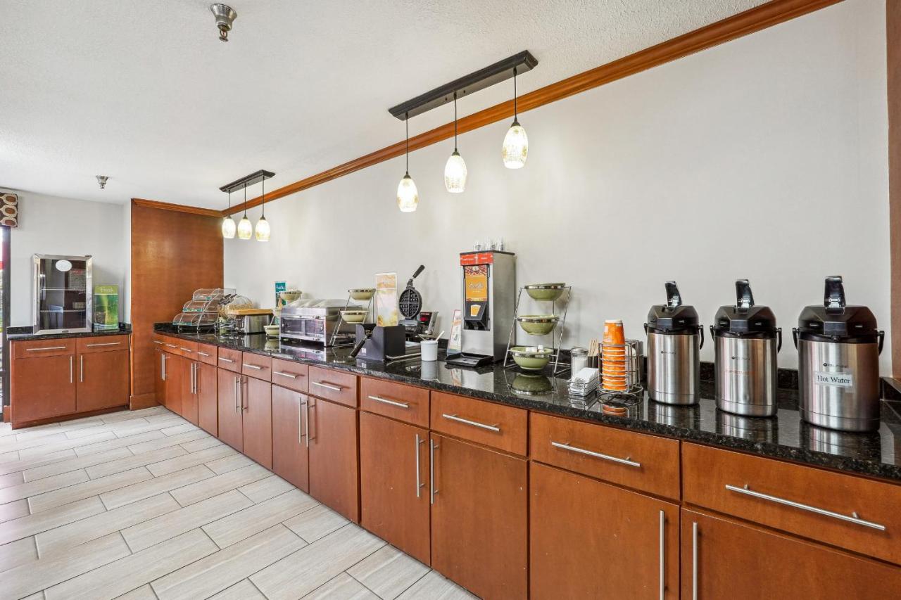 | Quality Inn & Suites Dawsonville