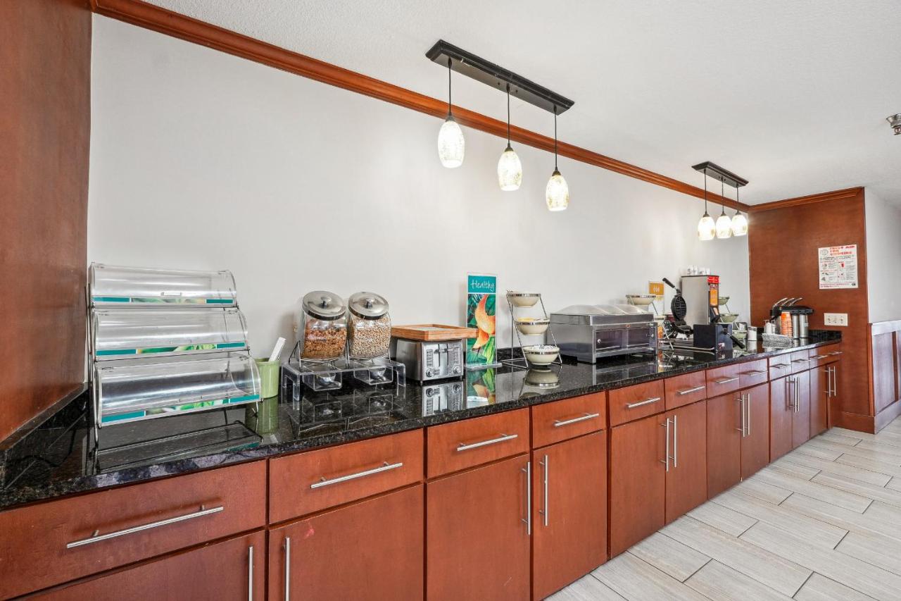 | Quality Inn & Suites Dawsonville