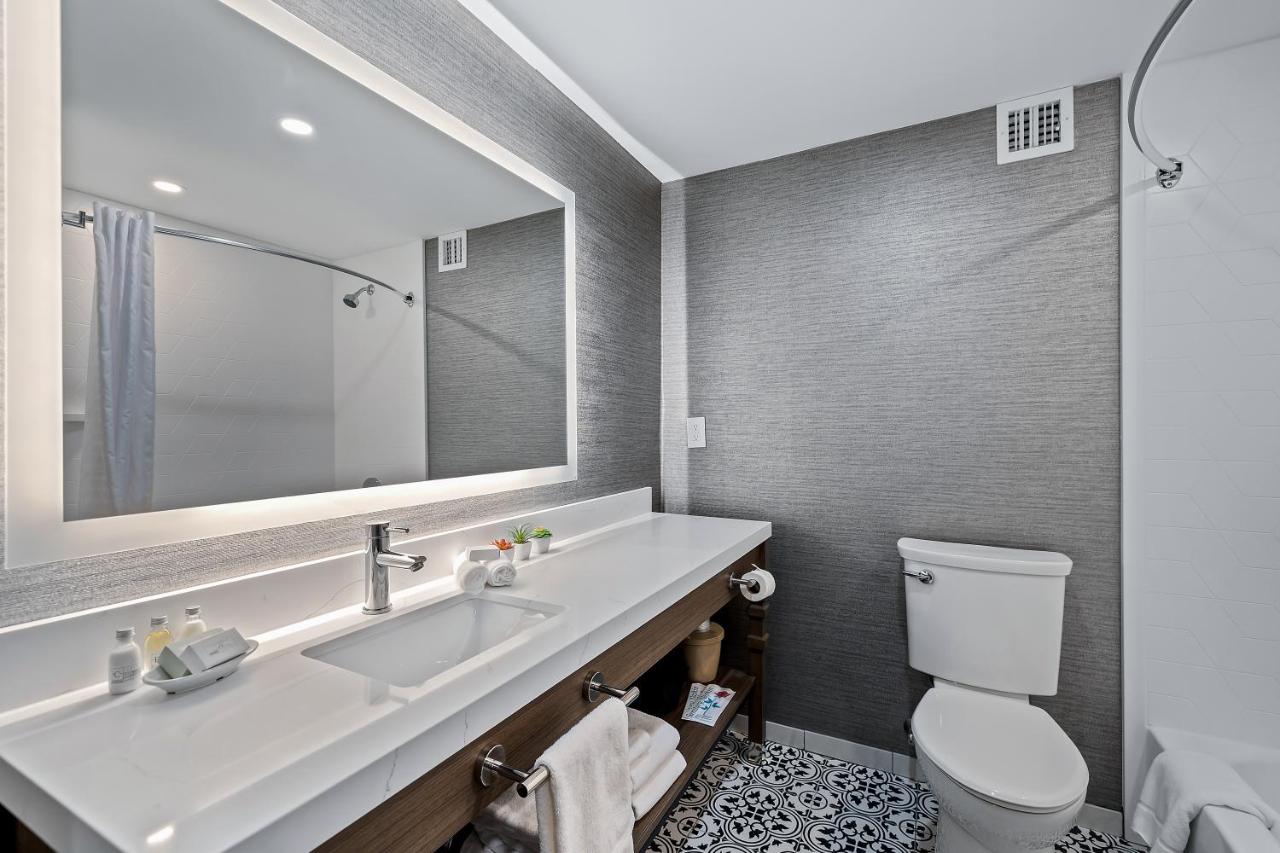  | John Carver Inn & Spa