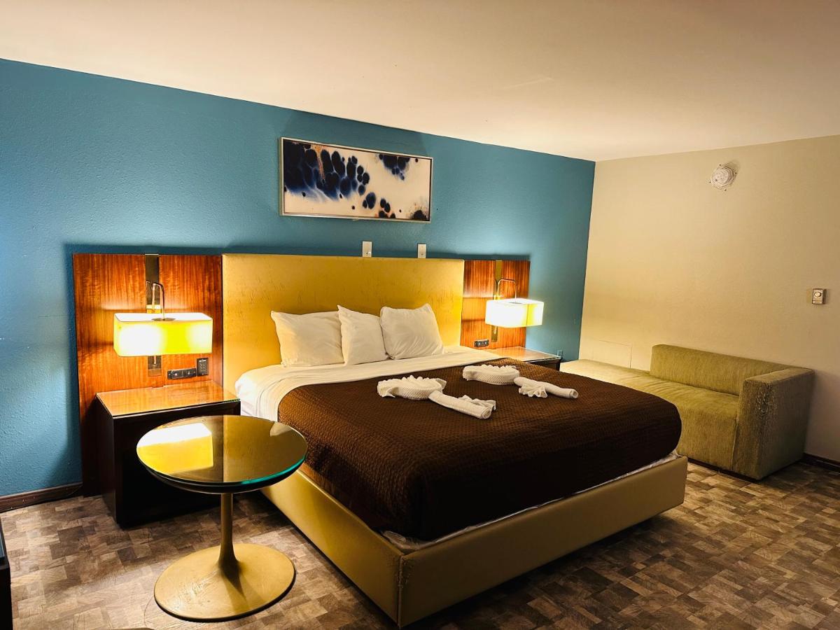 | The Boston Inn