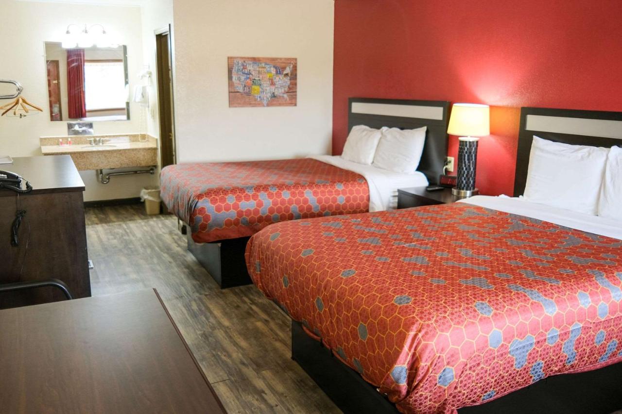  | Econo Lodge Wooster