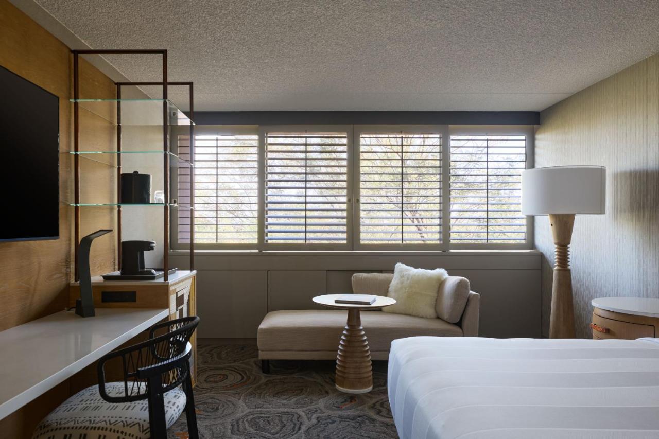 | Phoenix Marriott Resort Tempe at The Buttes