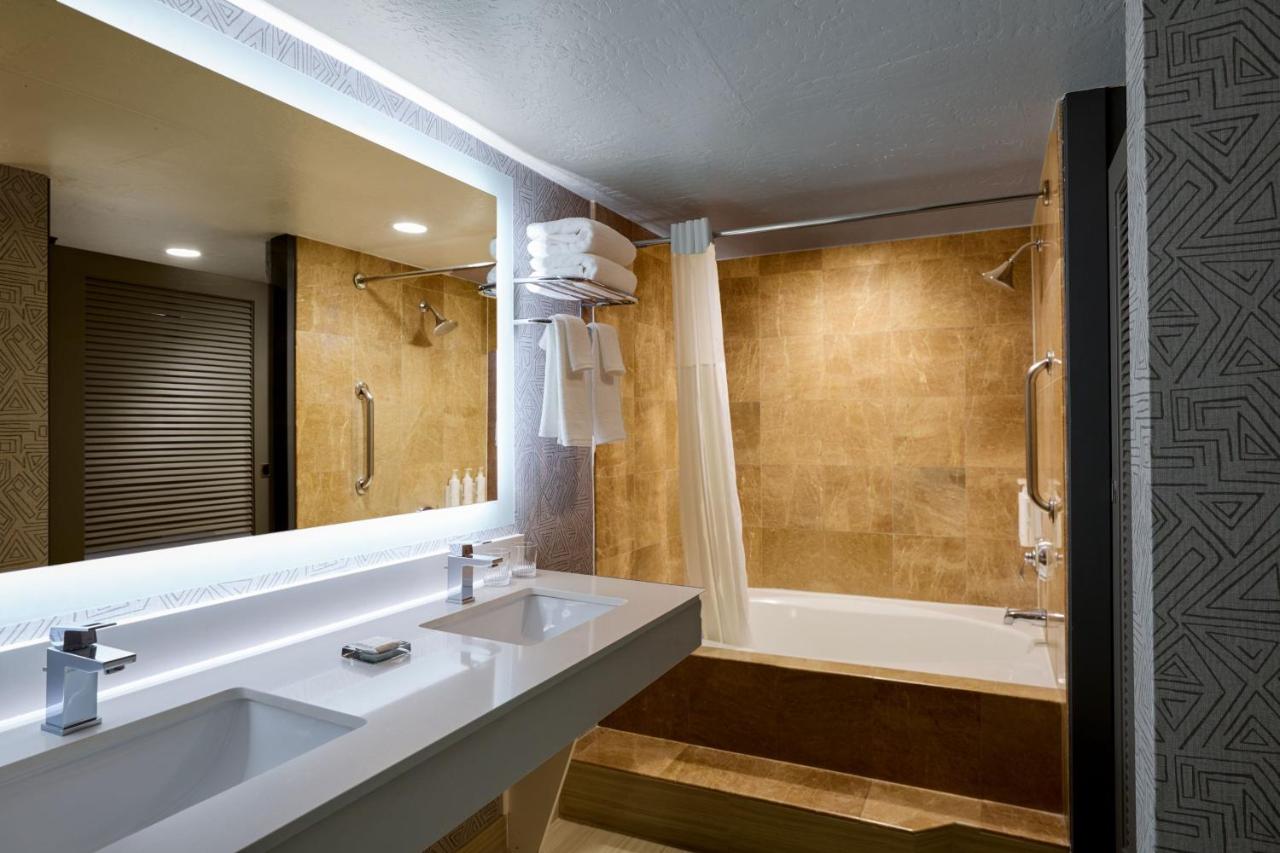 | Phoenix Marriott Resort Tempe at The Buttes