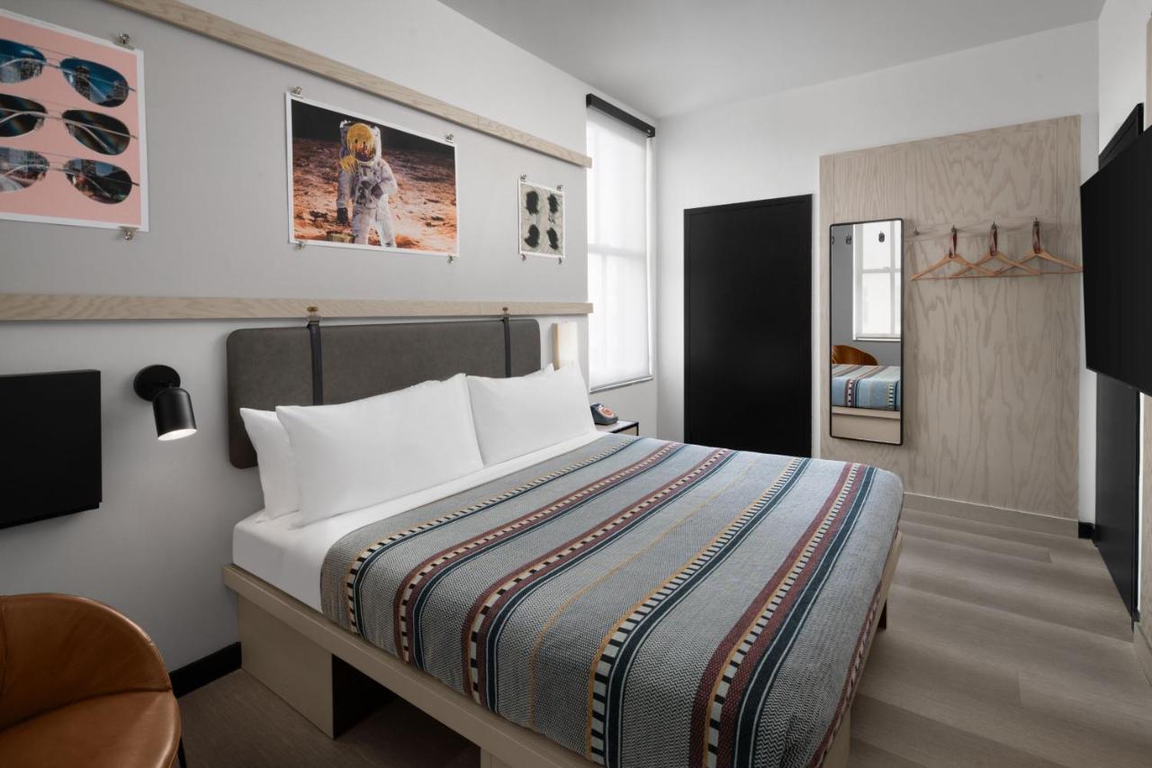 Standard King Room at Moxy Houston Downtown