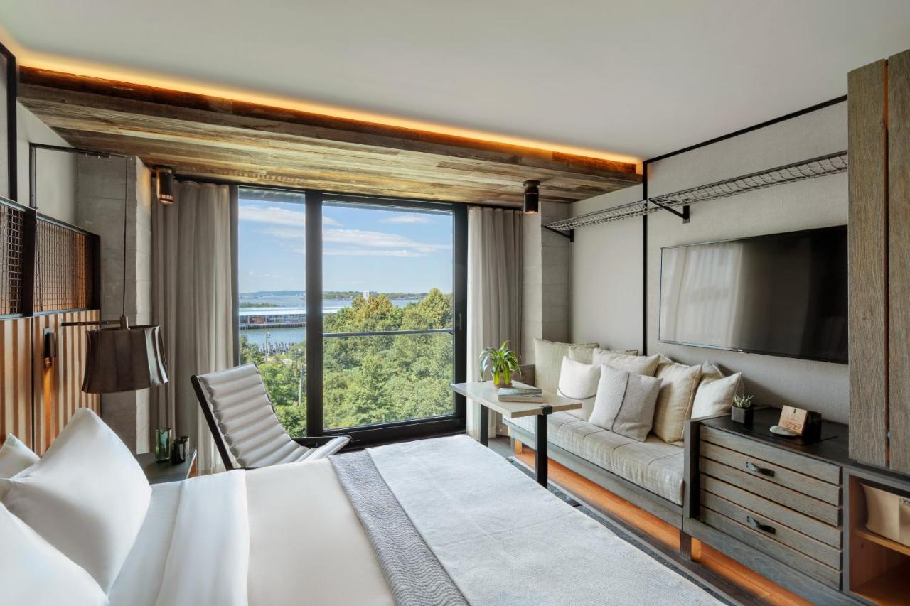 Deluxe King Room at 1 Hotel Brooklyn Bridge