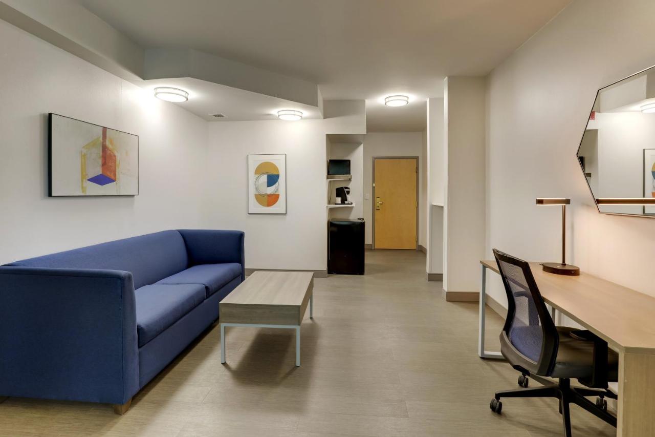 King Room with Sofa Bed - Non-Smoking at Holiday Inn Express & Suites Richmond by IHG