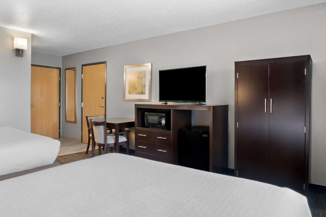 | Best Western Plus Flint Airport Inn & Suites