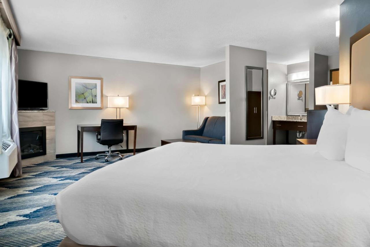 | Best Western Plus Flint Airport Inn & Suites