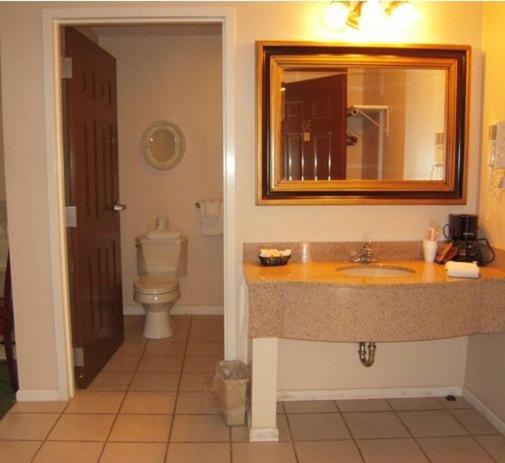 | Golden Circle Inn and Suites