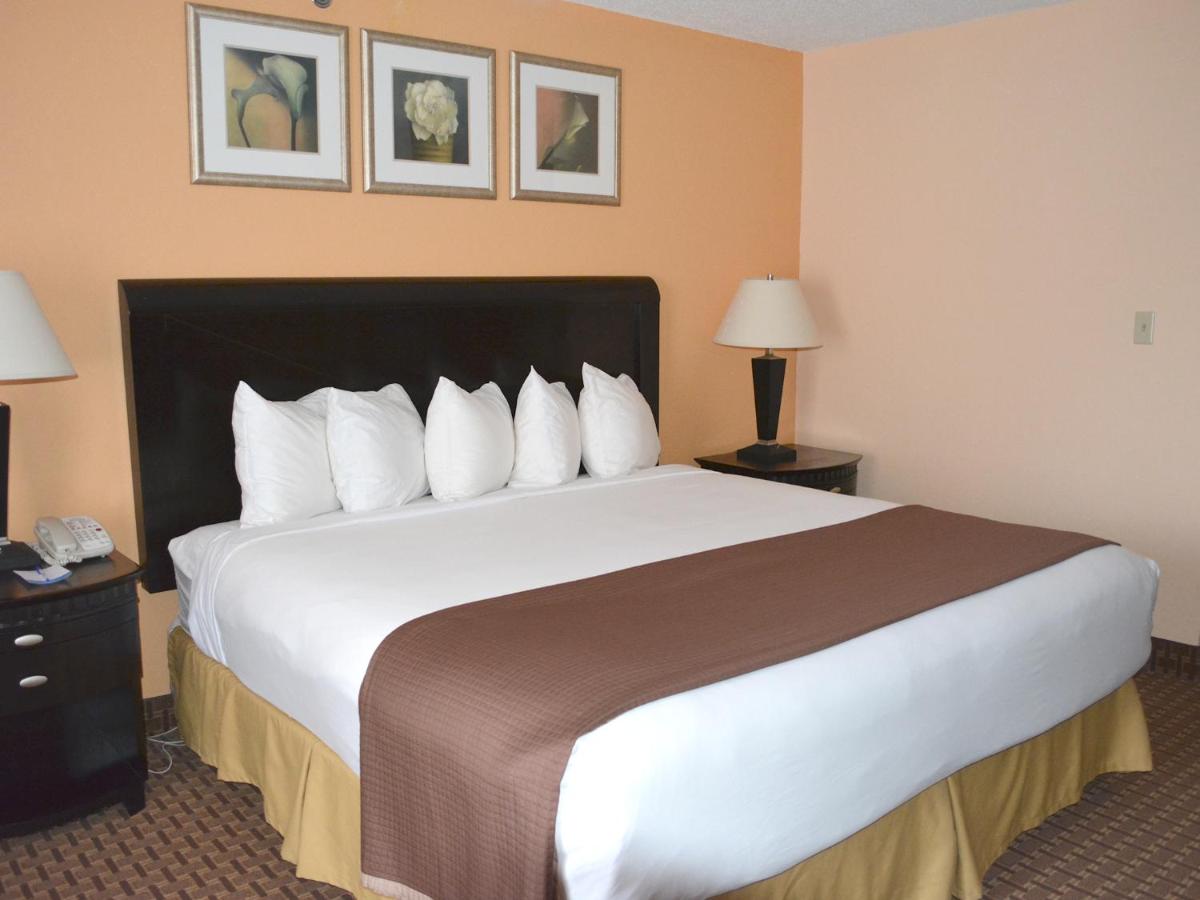 King Room - Non-Smoking at Baymont by Wyndham East Windsor Bradley Airport
