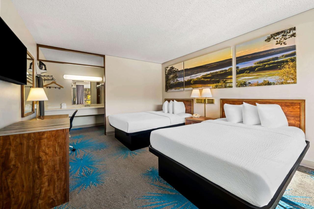 Double Suite at Days Inn by Wyndham Dubuque