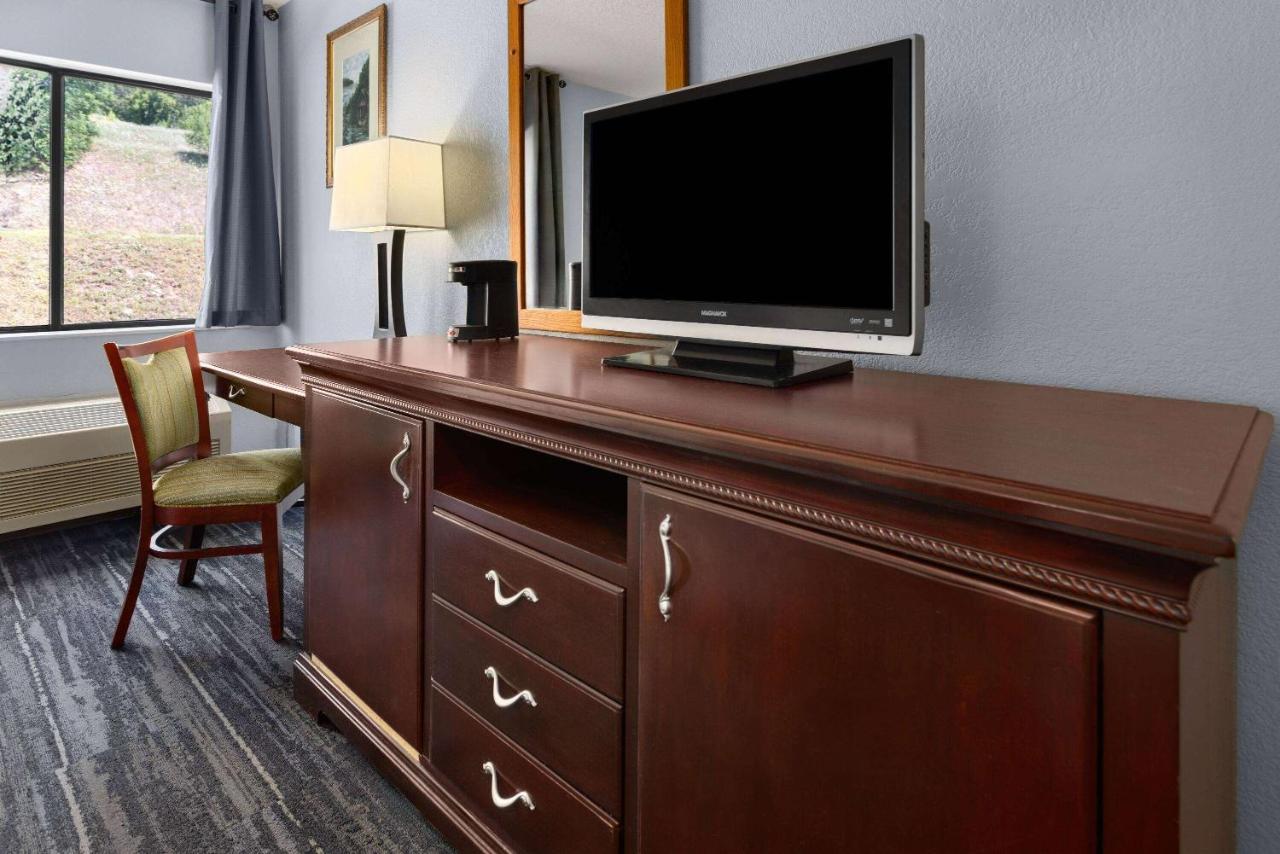 Queen Room with Two Queen Beds - Non-Smoking at Days Inn by Wyndham Iron Mountain