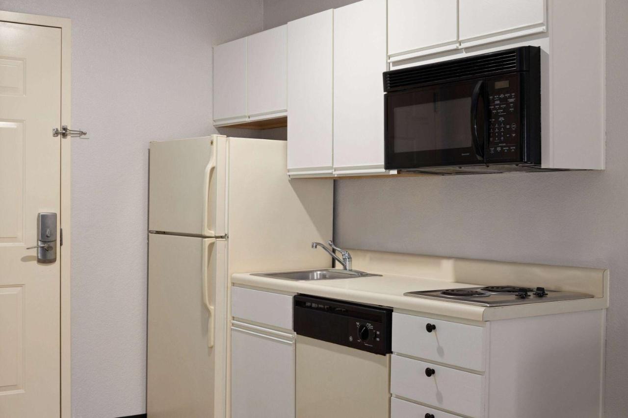 Deluxe Double Studio with Two Double Beds - Non-Smoking at Days Inn & Suites by Wyndham Green Bay WI.