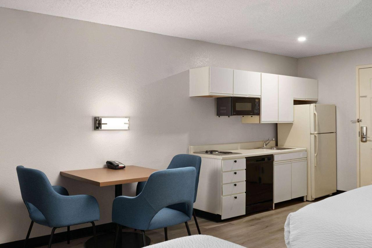 Deluxe Double Room with Two Double Beds - Disability Access - Non-Smoking at Days Inn & Suites by Wyndham Green Bay WI.