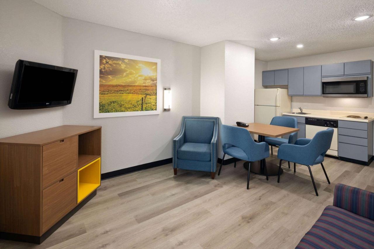Queen Suite - Non-Smoking at Days Inn & Suites by Wyndham Green Bay WI.