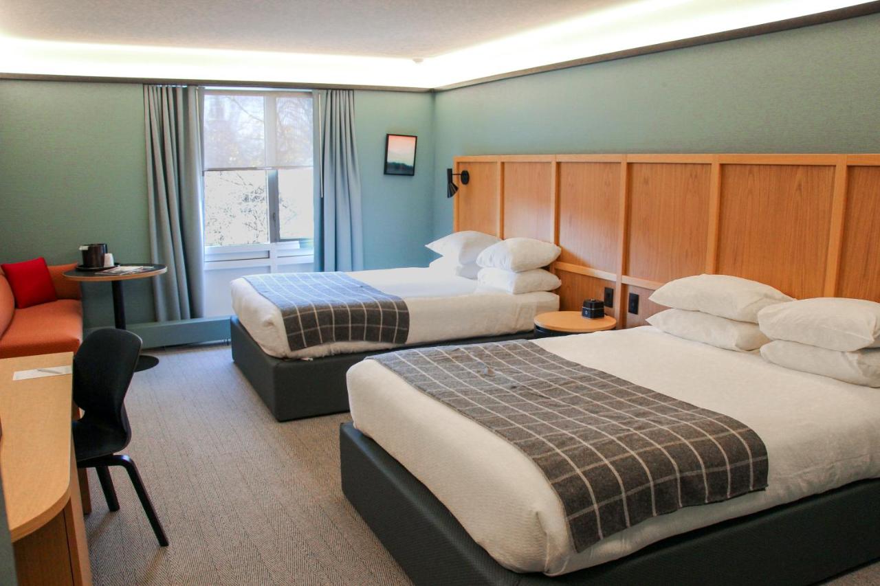 Standard Queen Room at Haworth Hotel at Hope College