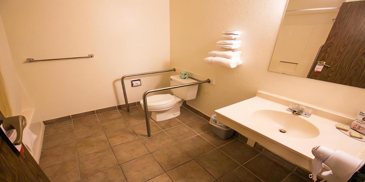  | Super 8 by Wyndham Lake Havasu City