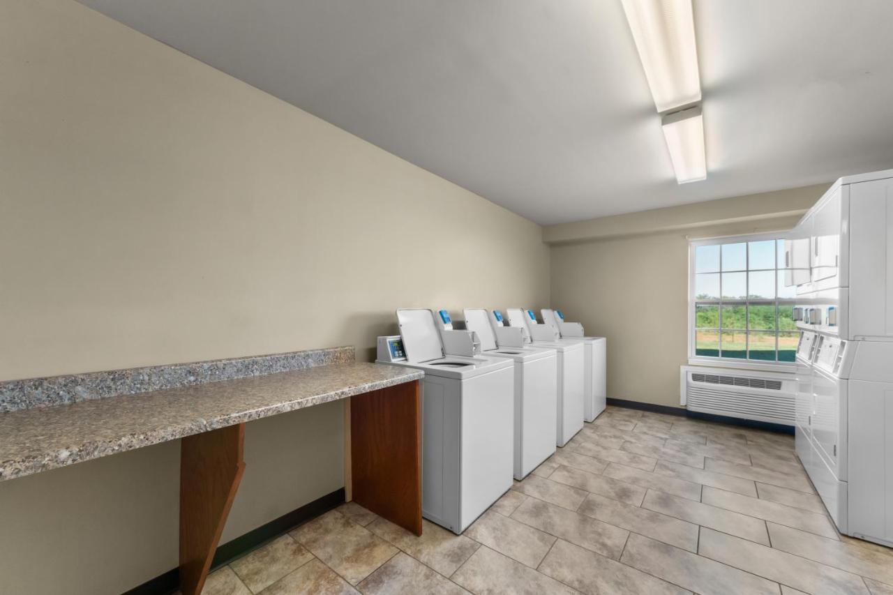 | Savannah Suites Pleasanton