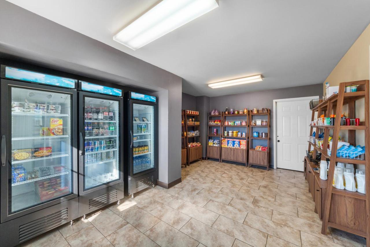 | Savannah Suites Pleasanton