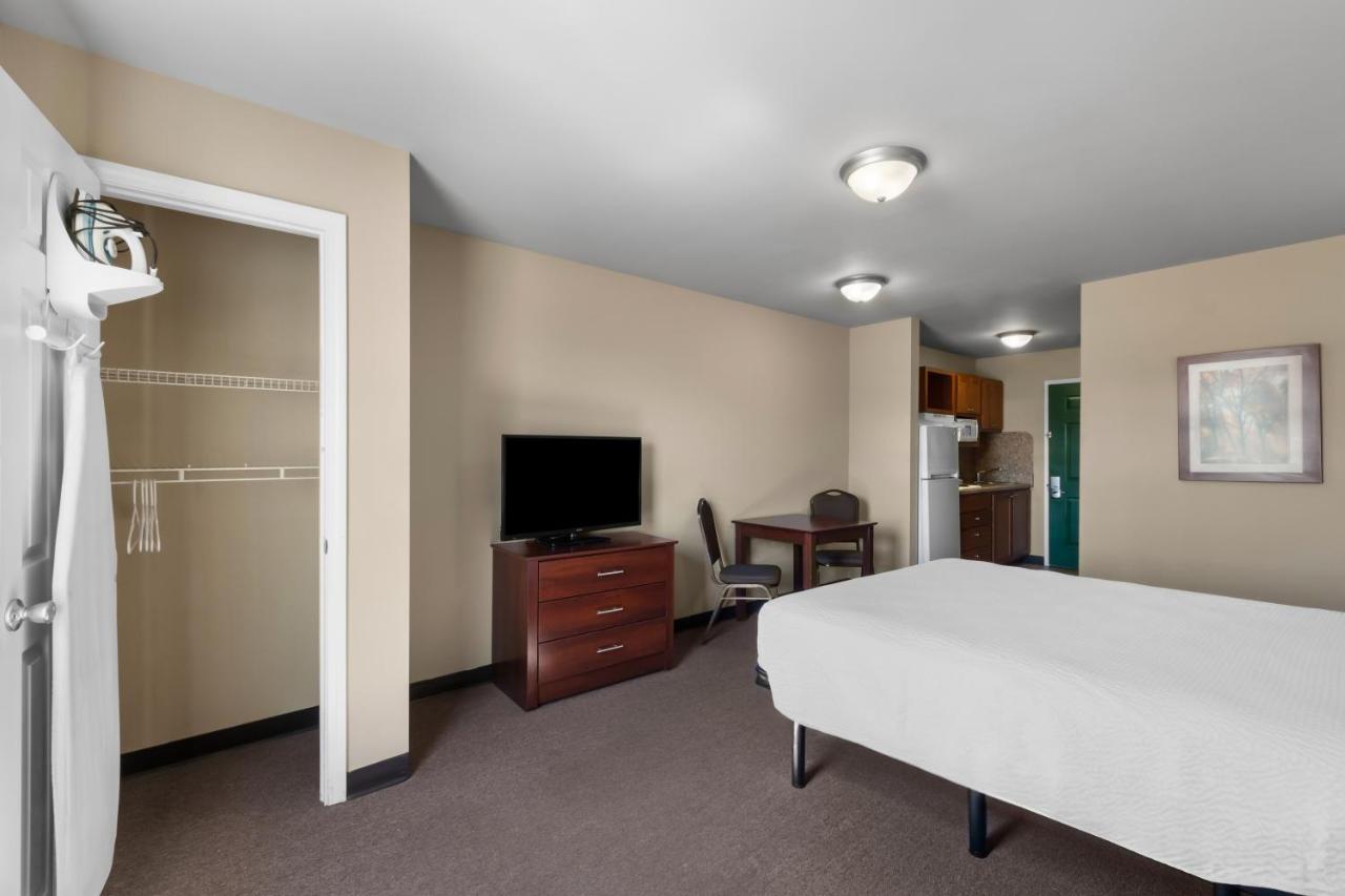| Savannah Suites Pleasanton