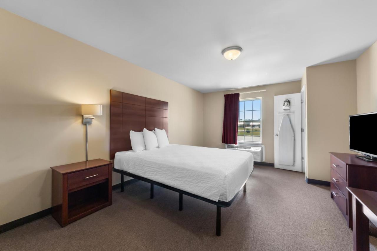 | Savannah Suites Pleasanton
