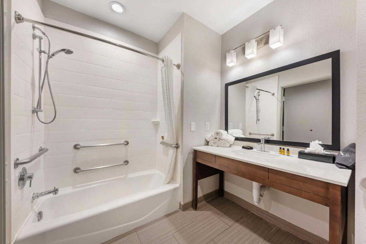  | Best Western Plus Buda Austin Inn & Suites