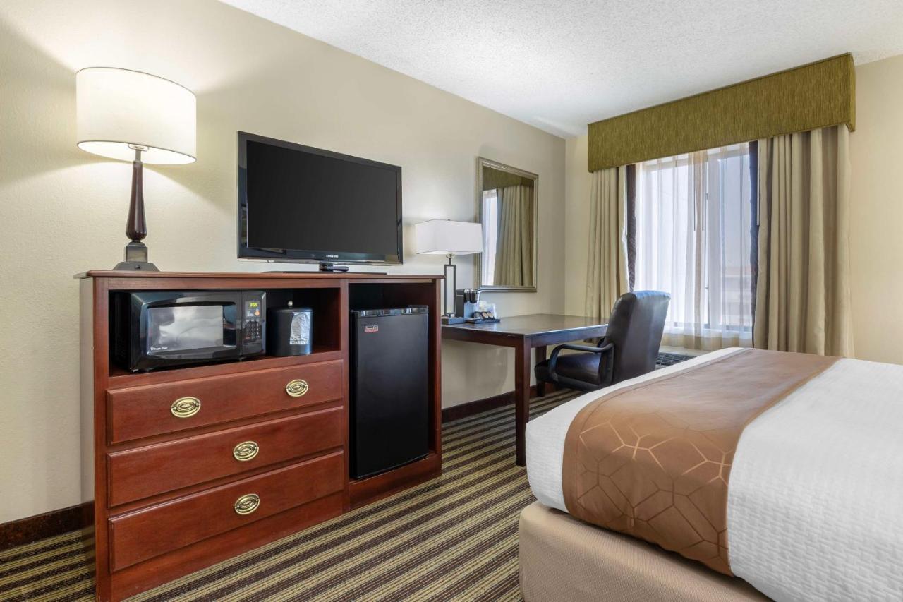 King Room with Sofa Bed - Non-Smoking at Best Western Plus Sikeston I-55