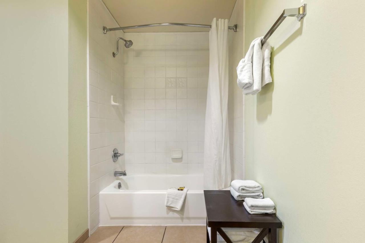 King Room with Sofa Bed - Non-Smoking at Best Western Plus Sikeston I-55