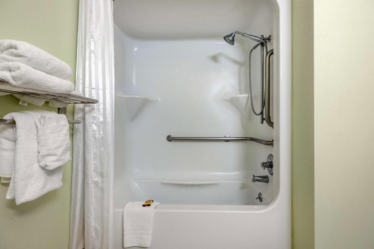 Queen Room with Two Queen Beds - Disability Access - Non Smoking at Best Western Plus Sikeston I-55