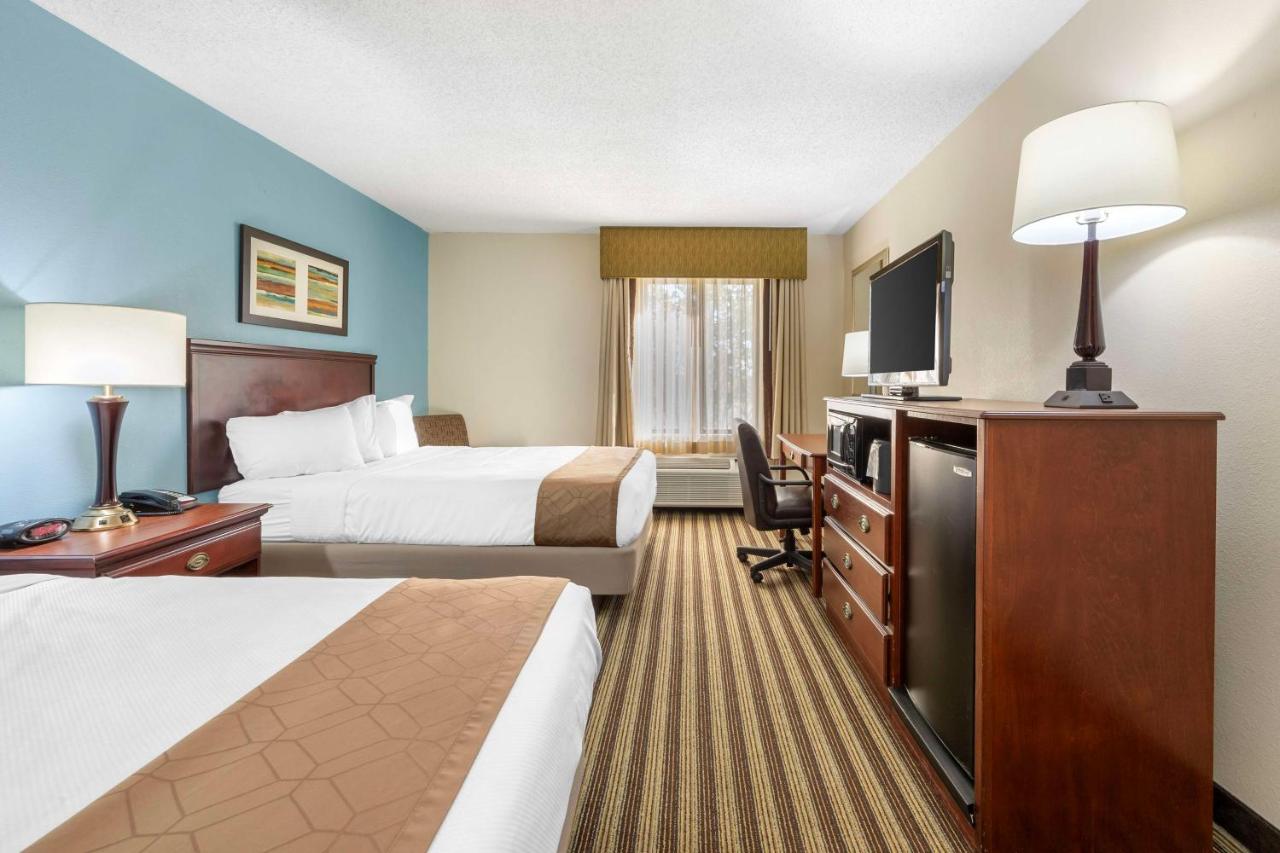 Queen Room with Two Queen Beds - Non Smoking at Best Western Plus Sikeston I-55
