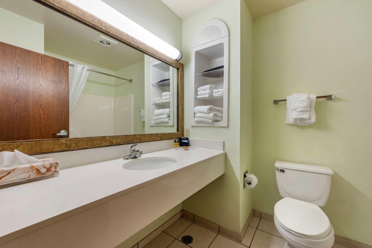 Queen Room with Two Queen Beds - Non Smoking at Best Western Plus Sikeston I-55