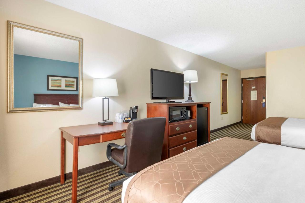 Queen Room with Two Queen Beds - Disability Access - Non Smoking at Best Western Plus Sikeston I-55