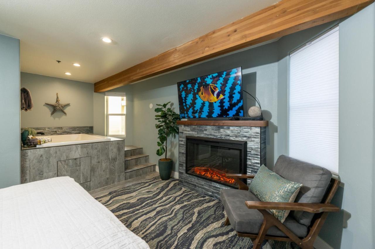| The Seaside Oceanfront Inn