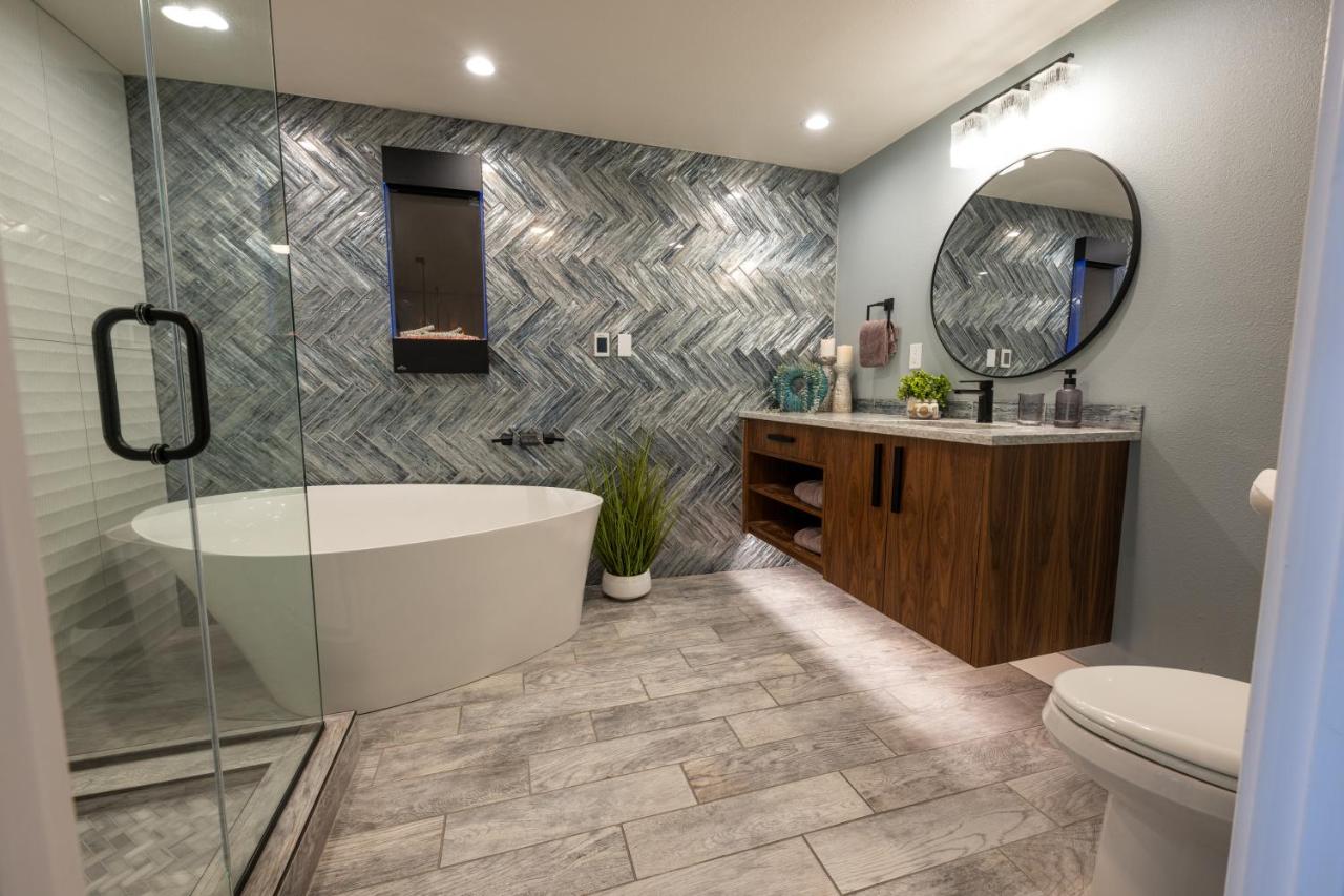 | The Seaside Oceanfront Inn