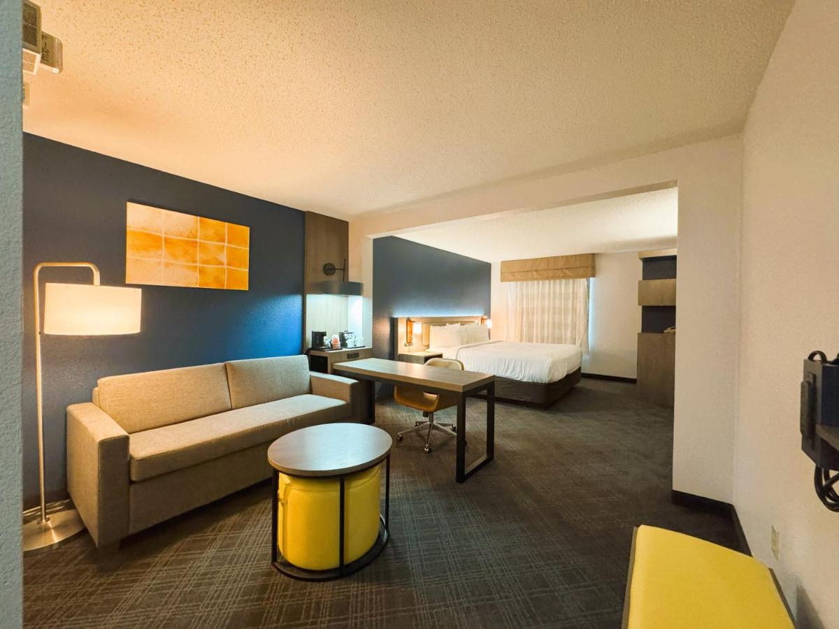 King Suite - Accessible/Non-Smoking at Comfort Inn & Suites Sheboygan I-43
