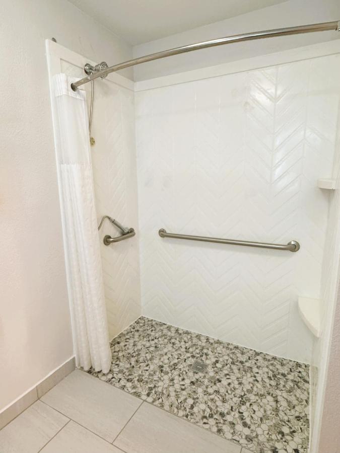King Suite - Accessible/Non-Smoking at Comfort Inn & Suites Sheboygan I-43