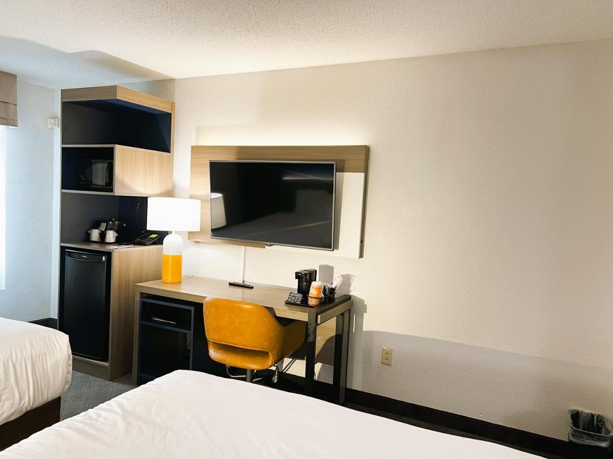 Suite with Two Queen Beds - Accessible/Non-Smoking at Comfort Inn & Suites Sheboygan I-43