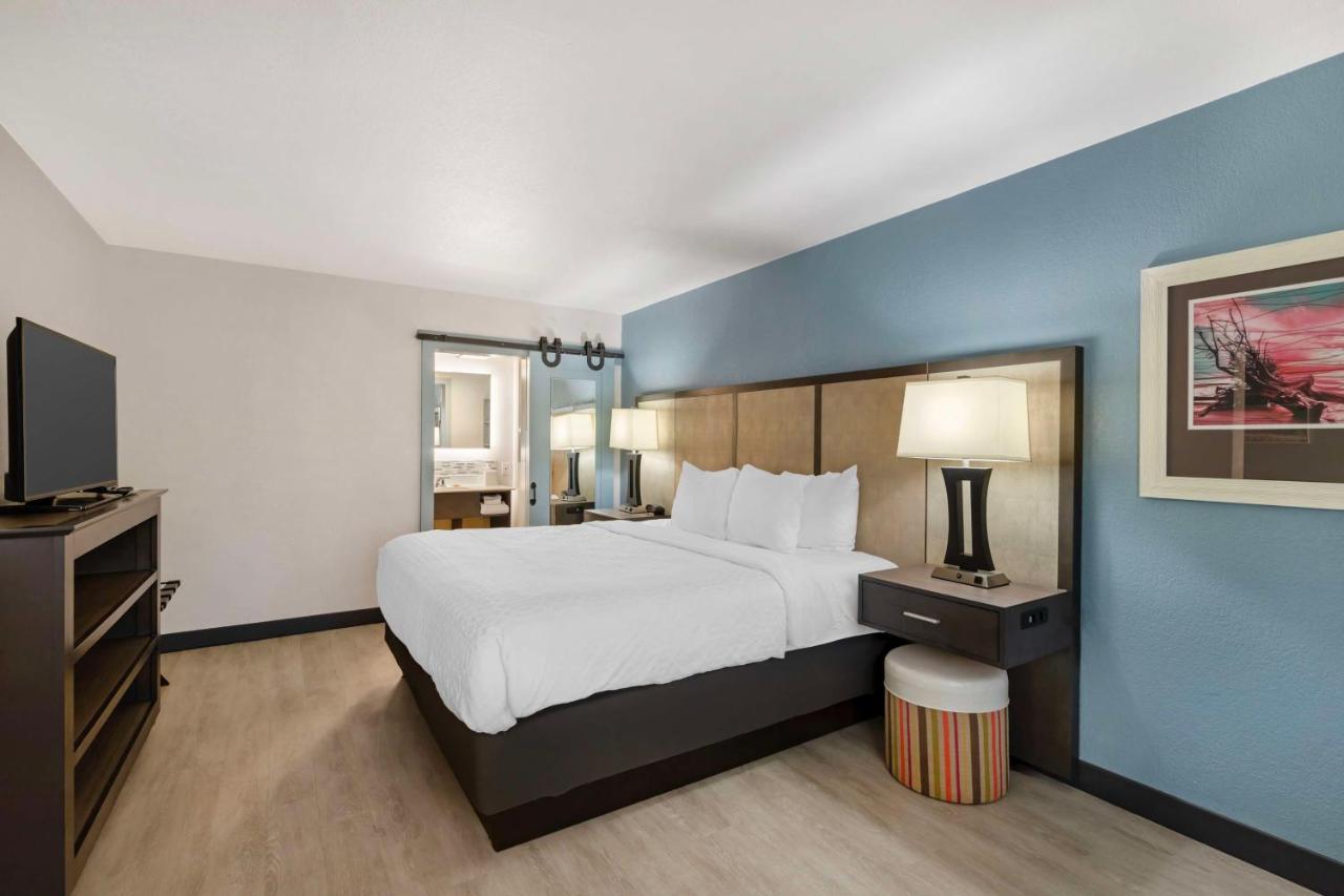 King Suite - Non-Smoking at Best Western Plus St. Simons