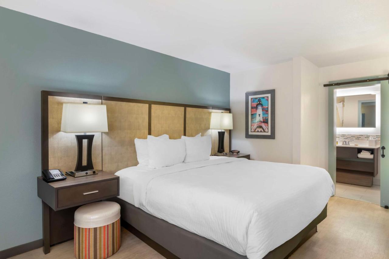 King Room - Non-Smoking at Best Western Plus St. Simons