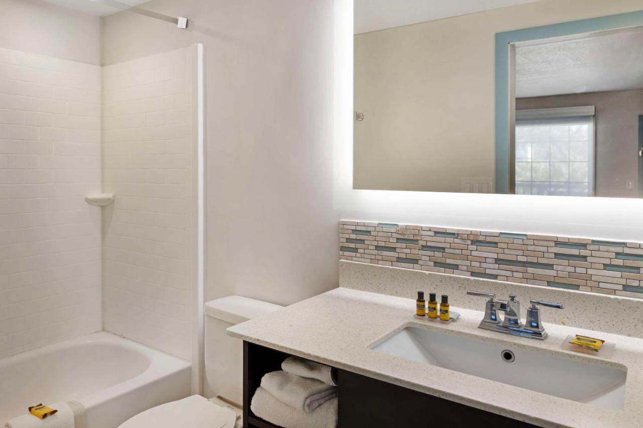 King Suite - Non-Smoking at Best Western Plus St. Simons
