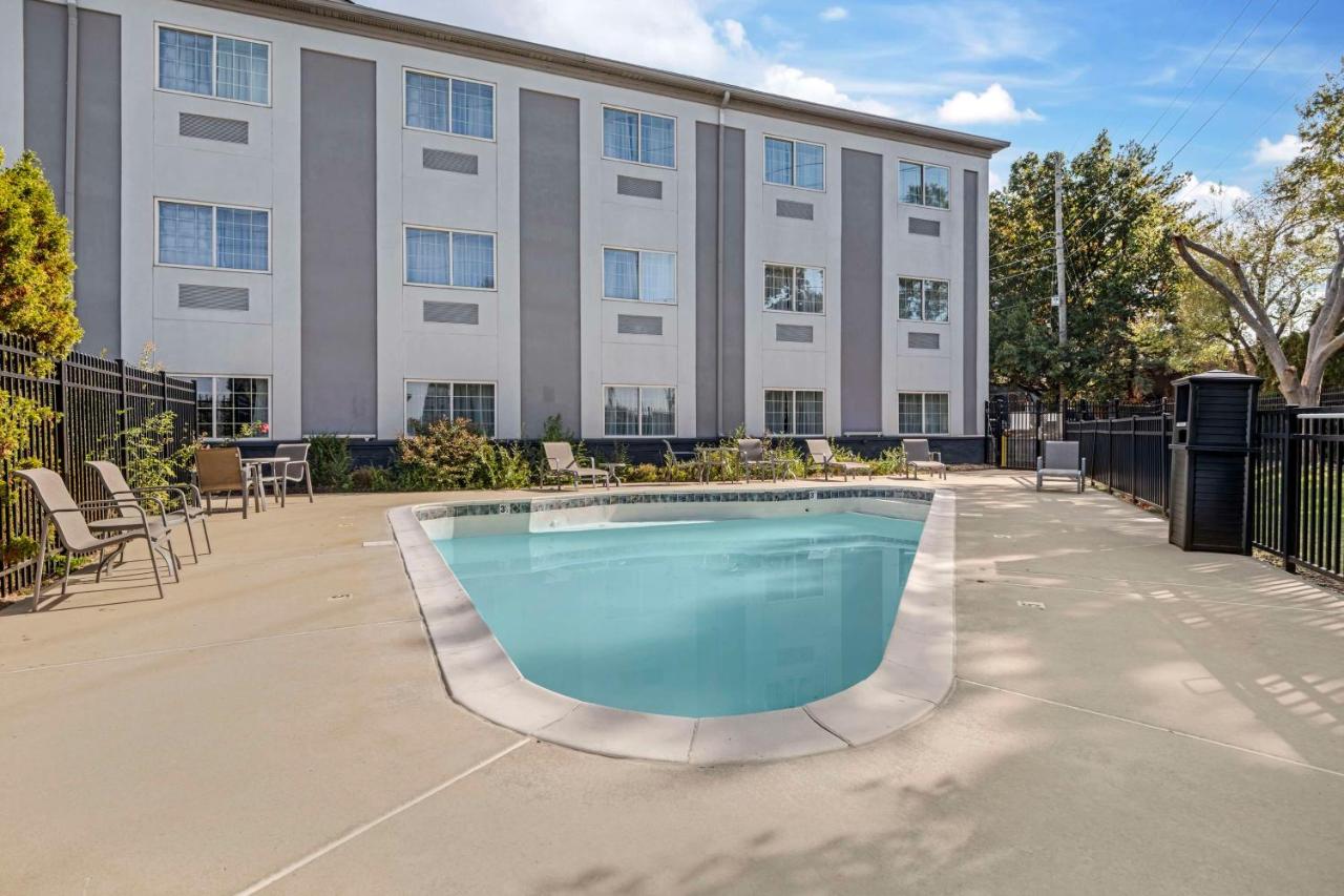 | SureStay Plus by Best Western Louisville Airport Expo